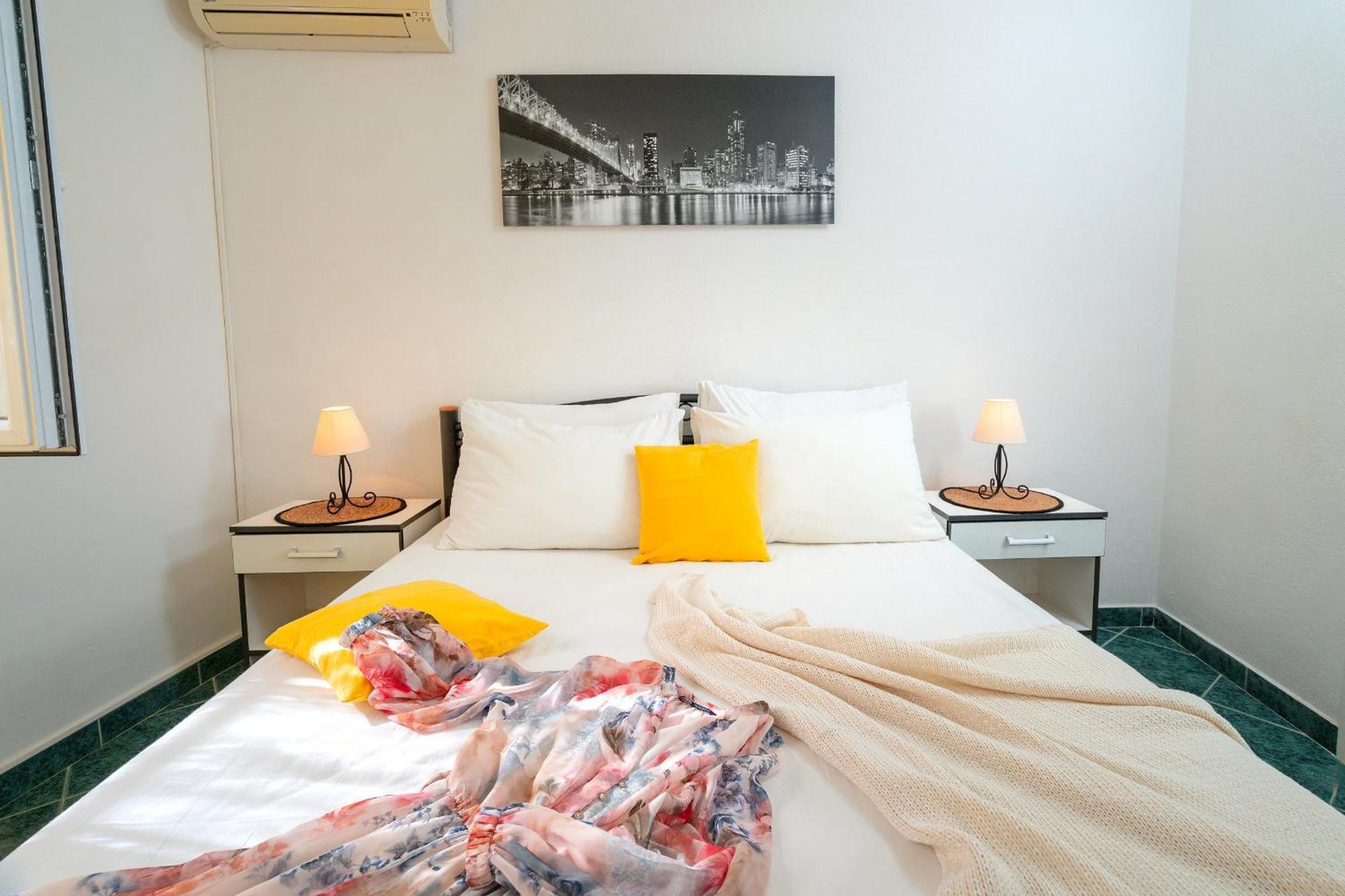 Apartments Lucic Hvar Town Luaran gambar