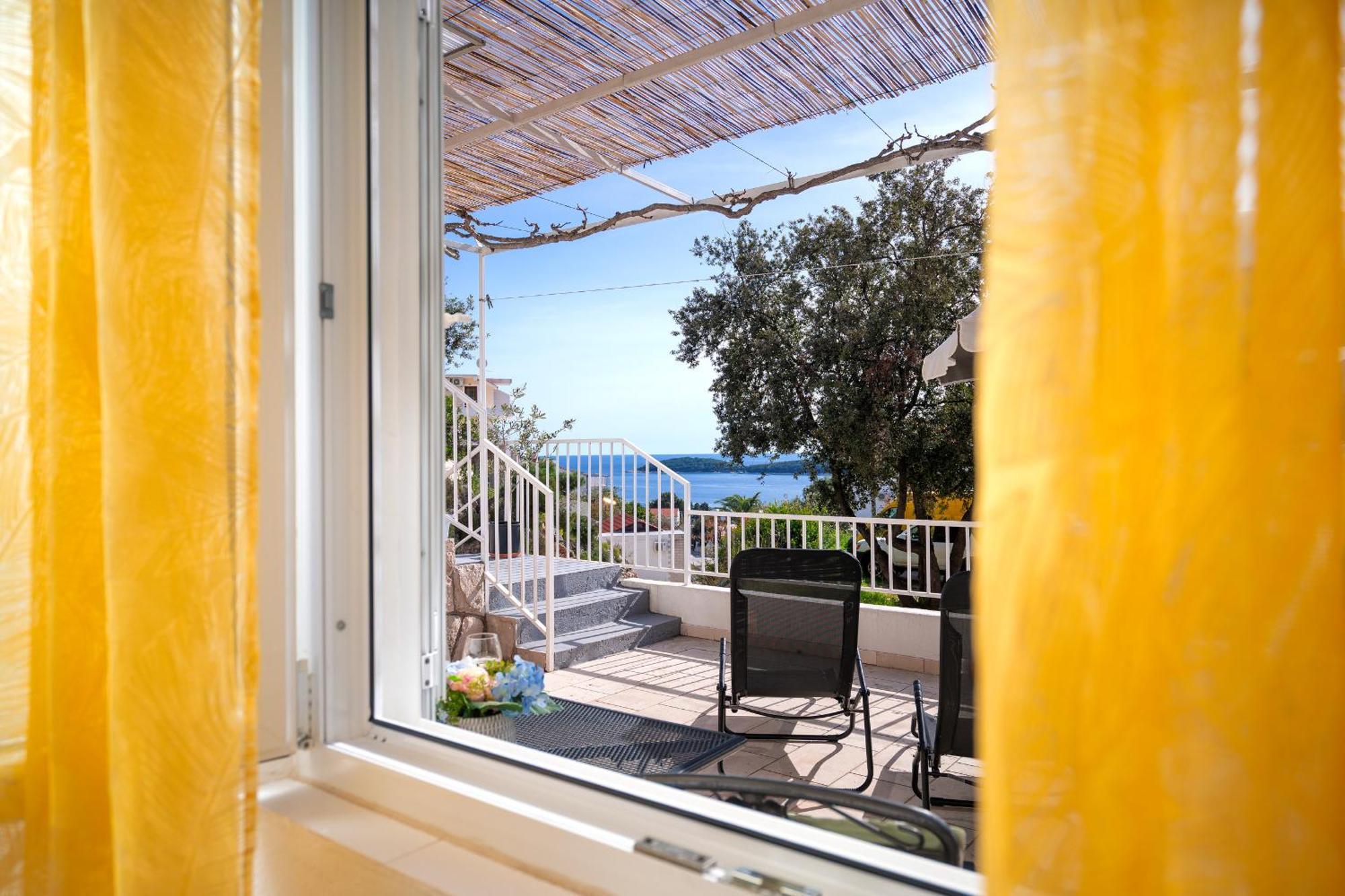 Apartments Lucic Hvar Town Luaran gambar