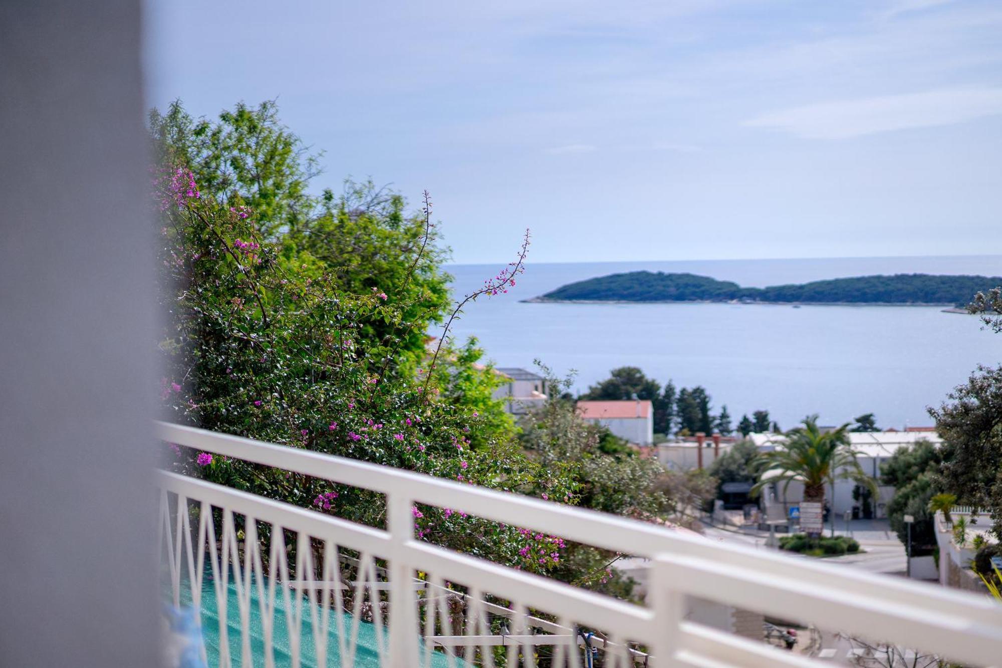 Apartments Lucic Hvar Town Luaran gambar